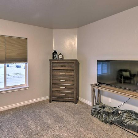 Cozy Anchorage Townhome Less Than Half Mile To Jewel Lake! 外观 照片