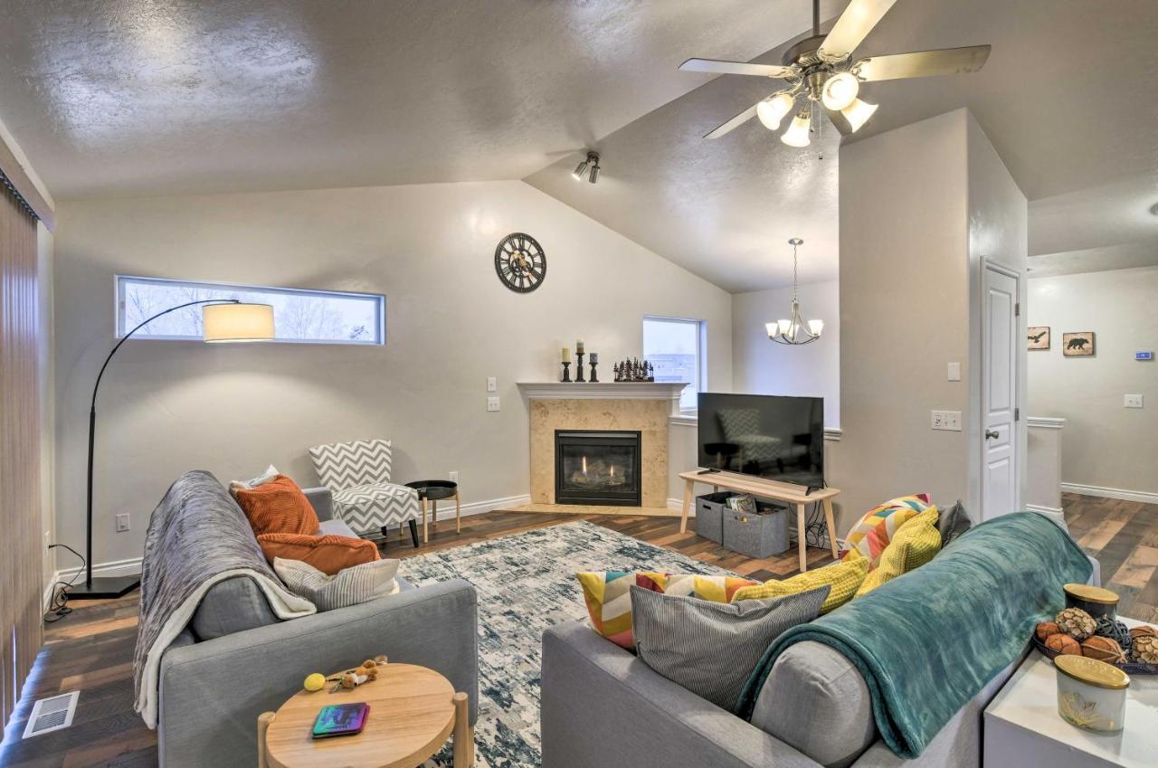 Cozy Anchorage Townhome Less Than Half Mile To Jewel Lake! 外观 照片