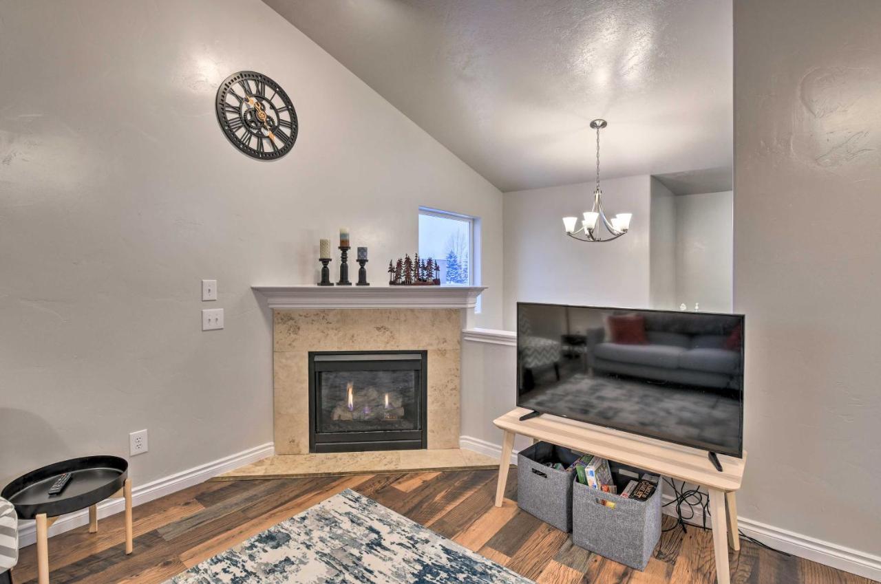 Cozy Anchorage Townhome Less Than Half Mile To Jewel Lake! 外观 照片