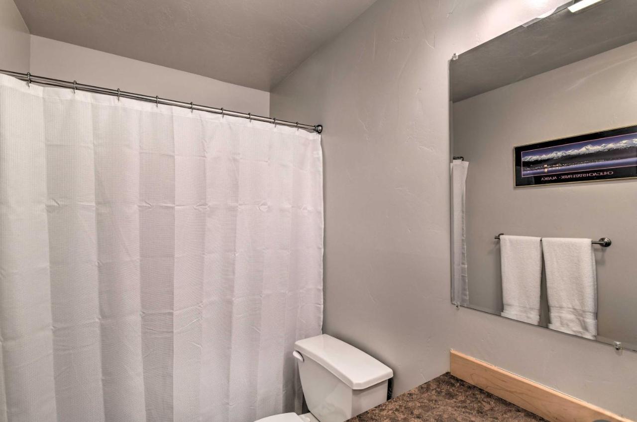Cozy Anchorage Townhome Less Than Half Mile To Jewel Lake! 外观 照片