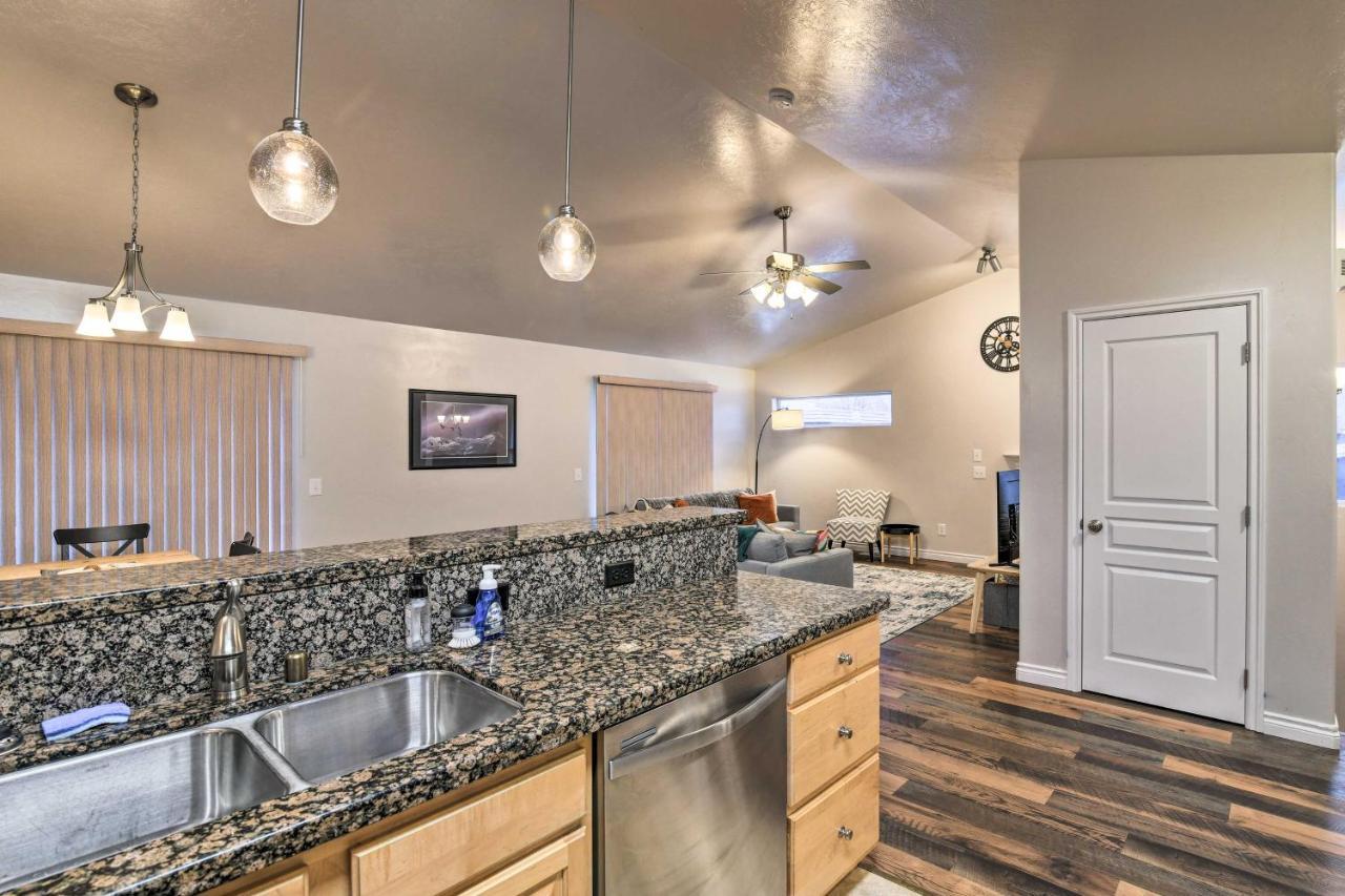 Cozy Anchorage Townhome Less Than Half Mile To Jewel Lake! 外观 照片